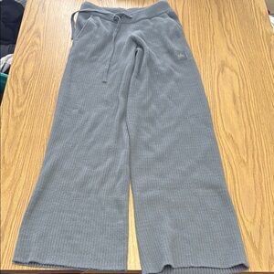 ALO snuggle up wide leg pants. Steel grey color. Size small.Excellent condition!